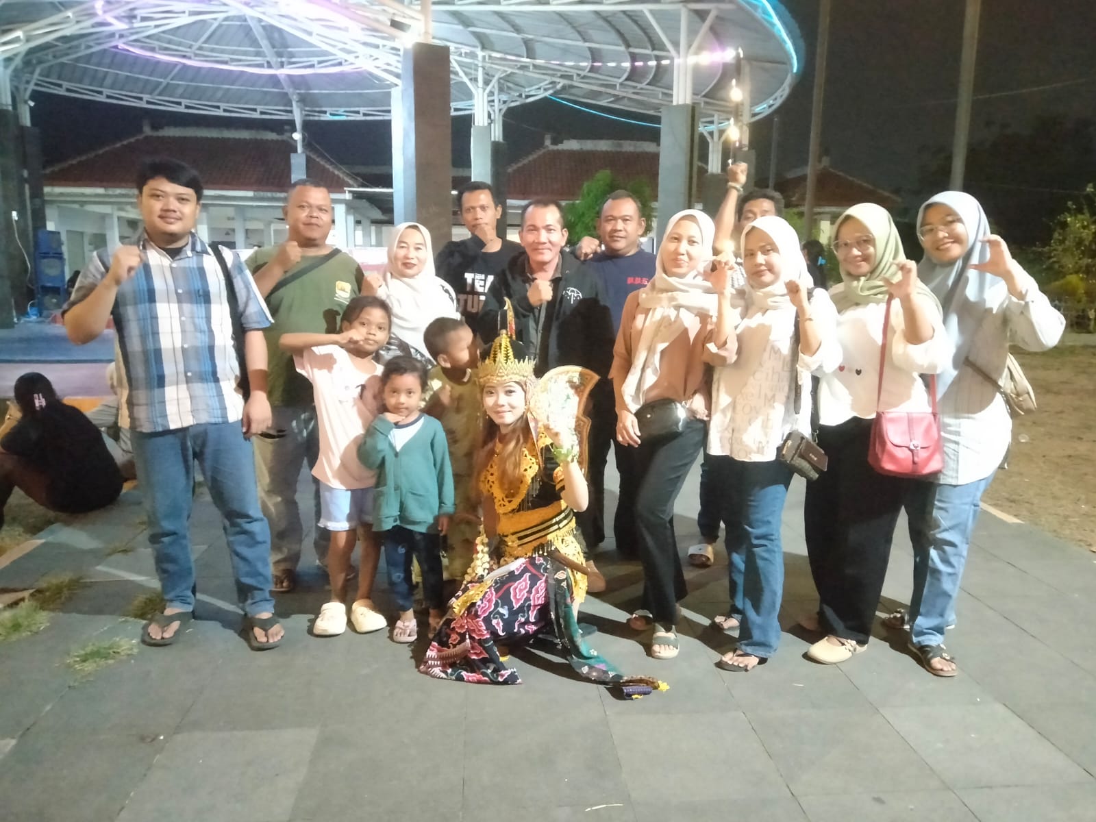 Tarian Gandamana Desa Kedungsana Mewakili Kecamatan Plumbon di Gedung Seni dan Budaya Trusmi-Plered
